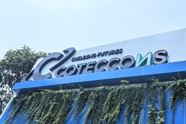 chu noi quang cao cong ty xay dung coteccons