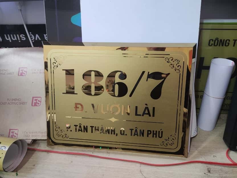 BANG HIEU SO NHA INOX (7)