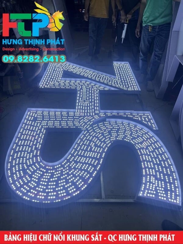 chu noi mica hong fomex co sang Led (6)