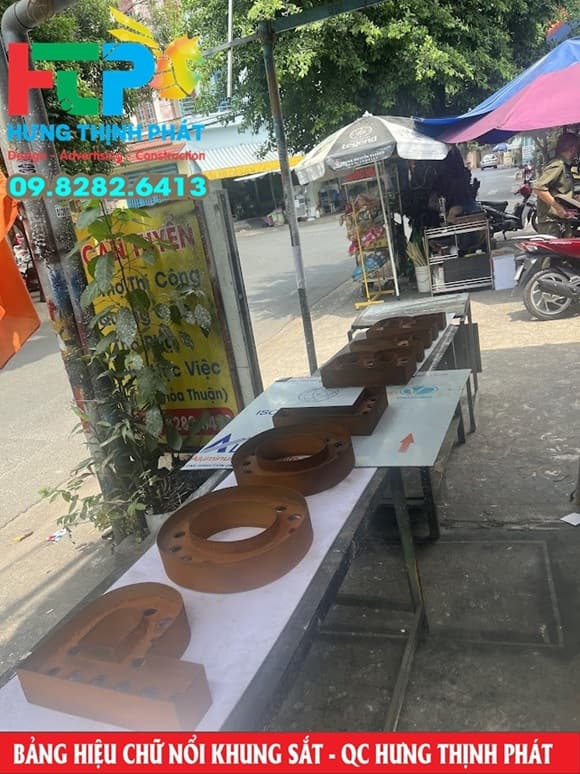 chu-noi-ri-set-lap-khung-sat-sang-bong-LED-(1)