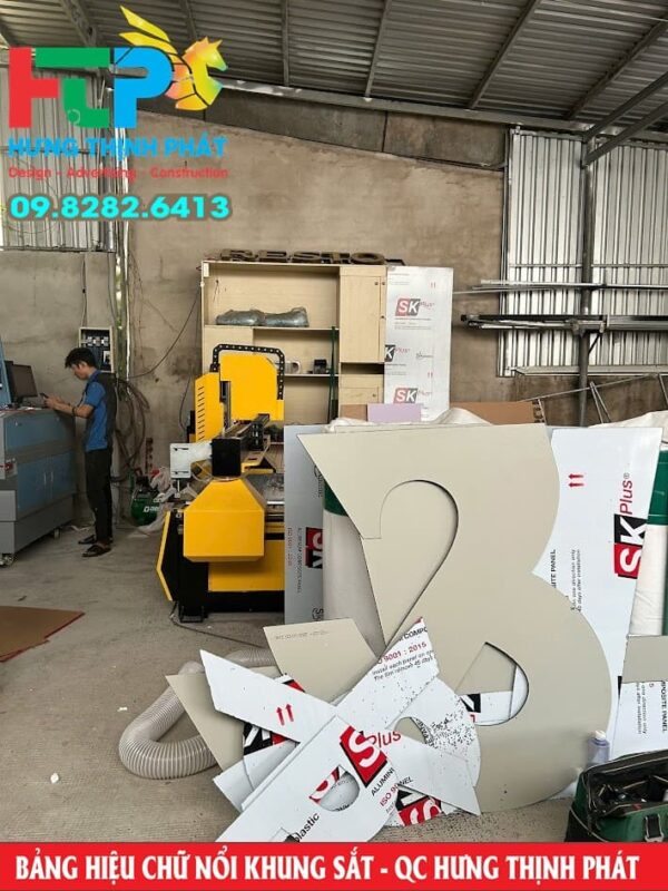 de alu chu noi duoc cat tai xuong