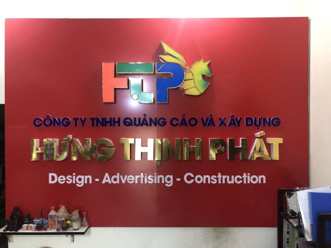 vách logo công ty quảng cáo Hưng Thịnh Phát